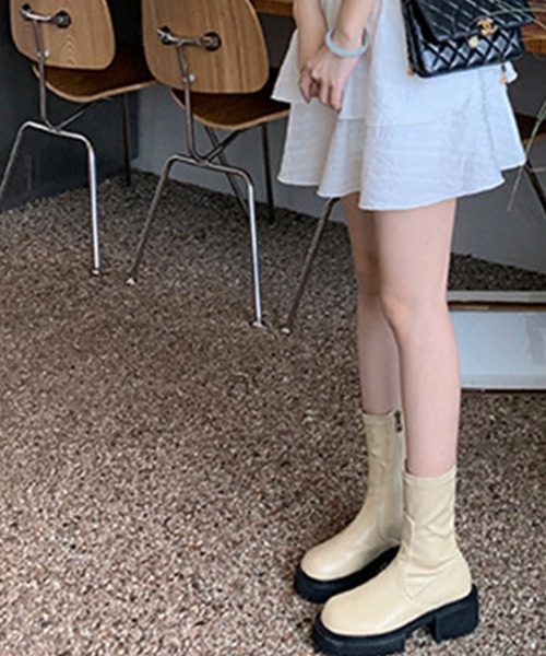 aimoha(アイモハ)の「厚底ソールストレッチショートブーツ(ブーツ・レディース・ブラック/ホワイト/ベージュ・23.5cm/23.0cm/22.5cm/24.0cm/24.5cm/25.0cm)」の3枚目の写真