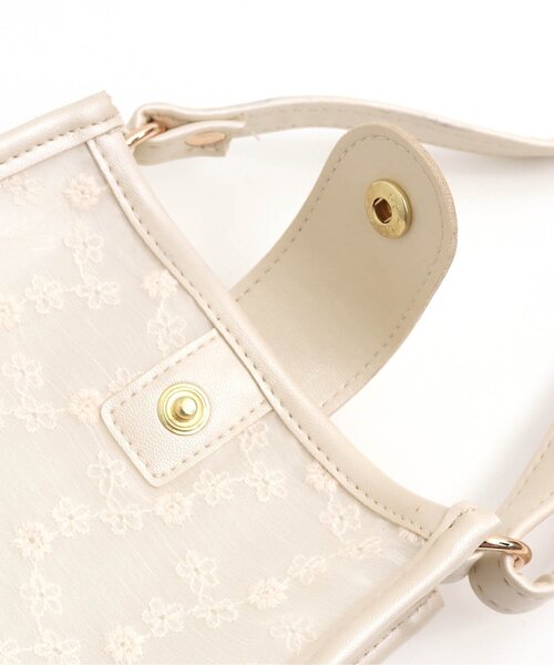 apres les cours（アプレレクール）の「【フォーマル対応】レーススクエアポシェット_アプレレクールマシェリ（ショルダーバッグ・キッズ・アイボリー・FREE）」の7枚目の写真