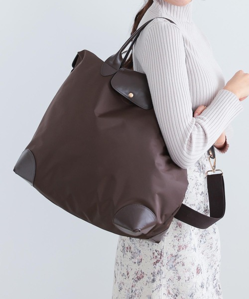 KOBE LETTUCE(コウベレタス)の「撥水加工&折り畳めるのが嬉しい!配色ビッグショルダートラベルボストンバッグ(ボストンバッグ・レディース・ブラウン/ベージュ/ブラック・FREE)」の3枚目の写真