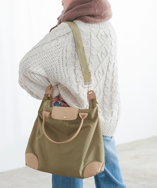 KOBE LETTUCE(コウベレタス)の「撥水加工&折り畳めるのが嬉しい!配色ビッグショルダートラベルボストンバッグ(ボストンバッグ・レディース・ブラウン/ベージュ/ブラック・FREE)」の12枚目の写真