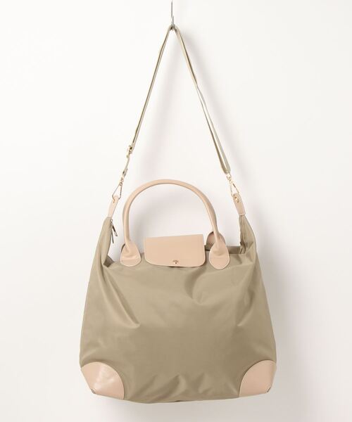 KOBE LETTUCE(コウベレタス)の「撥水加工&折り畳めるのが嬉しい!配色ビッグショルダートラベルボストンバッグ(ボストンバッグ・レディース・ブラウン/ベージュ/ブラック・FREE)」の4枚目の写真