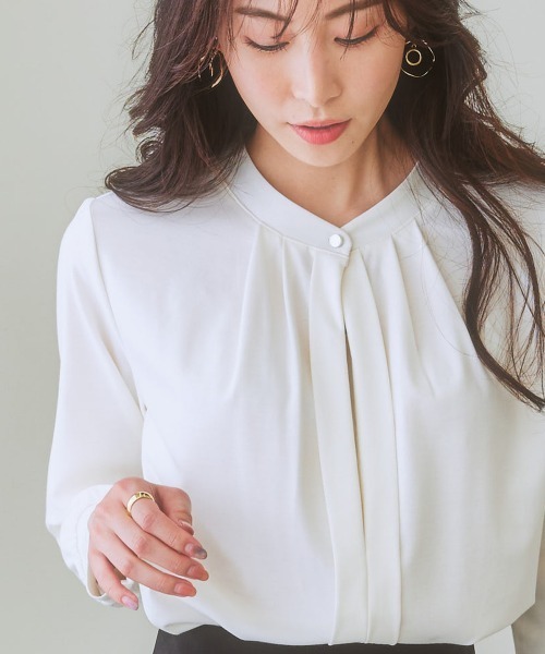 7days Life Styling（セブンデイズライフスタイリング）の「ブラウス見えシルケットポンチタックボタンカットソートップス（Tシャツ/カットソー・レディース・グレイッシュベージュ/オフホワイト/ブルーグリーン・S/L/M/LL）」の21枚目の写真