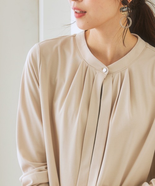 7days Life Styling（セブンデイズライフスタイリング）の「ブラウス見えシルケットポンチタックボタンカットソートップス（Tシャツ/カットソー・レディース・グレイッシュベージュ/オフホワイト/ブルーグリーン・S/L/M/LL）」の5枚目の写真