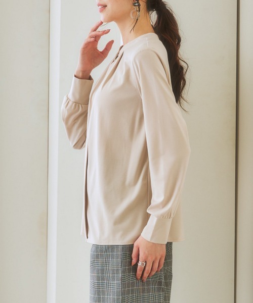 7days Life Styling（セブンデイズライフスタイリング）の「ブラウス見えシルケットポンチタックボタンカットソートップス（Tシャツ/カットソー・レディース・グレイッシュベージュ/オフホワイト/ブルーグリーン・S/L/M/LL）」の9枚目の写真