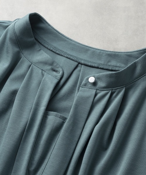 7days Life Styling（セブンデイズライフスタイリング）の「ブラウス見えシルケットポンチタックボタンカットソートップス（Tシャツ/カットソー・レディース・グレイッシュベージュ/オフホワイト/ブルーグリーン・S/L/M/LL）」の19枚目の写真