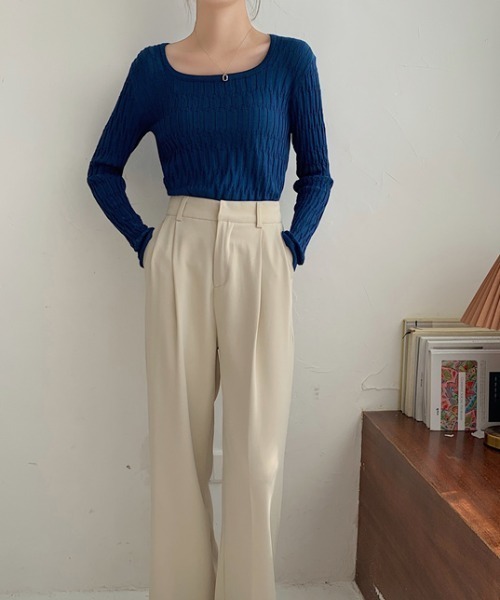 Vipoa(ヴィポア)の「オウトツスコップドネックニット(ニット/セーター・レディース・ホワイト/ブルー/ブラック/アイボリー・FREE)」の9枚目の写真