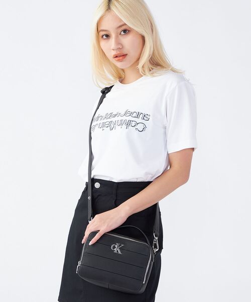 美品 カルバンクライン ボディバッグ ck柄 クロスボディ ウエスト モノグラム Calvin Klein（カルバン・クライン）の「モノグラムランチカメラ