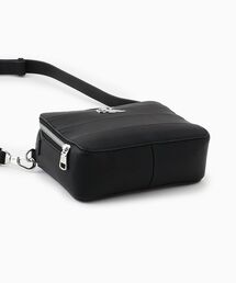 Calvin Klein（カルバン・クライン）の「モノグラムランチカメラバッグ 