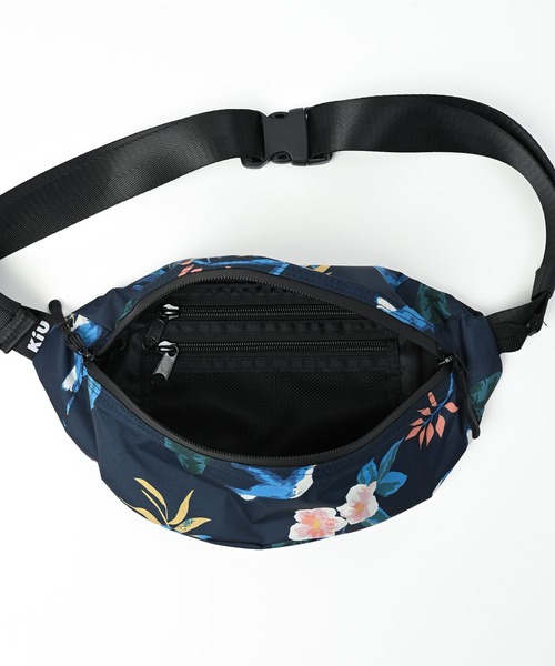 KiU(キウ)の「ウォータープルーフ ミニボディバッグ(ボディバッグ/ウエストポーチ・レディース・ブラック/アニマル/ブルー系その他2/ホワイト×ブルー/ブルー系その他/レッド系その他/カラフル/ホワイト系その他/ブラック×カーキ/ブラック系その他/タイガーカモ/ブラック系その他3/ブラック系その他2・FREE)」の21枚目の写真