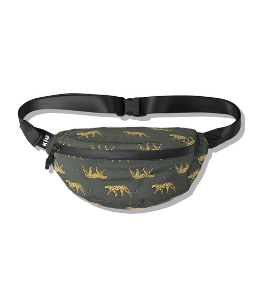 KiU(キウ)の「ウォータープルーフ ミニボディバッグ(ボディバッグ/ウエストポーチ・レディース・ブラック/アニマル/ブルー系その他2/ホワイト×ブルー/ブルー系その他/レッド系その他/カラフル/ホワイト系その他/ブラック×カーキ/ブラック系その他/タイガーカモ/ブラック系その他3/ブラック系その他2・FREE)」の16枚目の写真