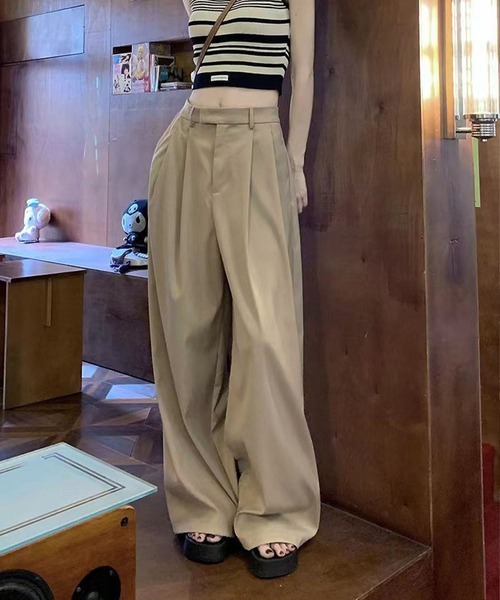 me+em select(ミームセレクト)の「【 2color / 3size 】ツータックハイウエストヘビーワイドスラックス(スラックス・レディース・ベージュ/ブラック・MEDIUM/LARGE/SMALL)」の7枚目の写真