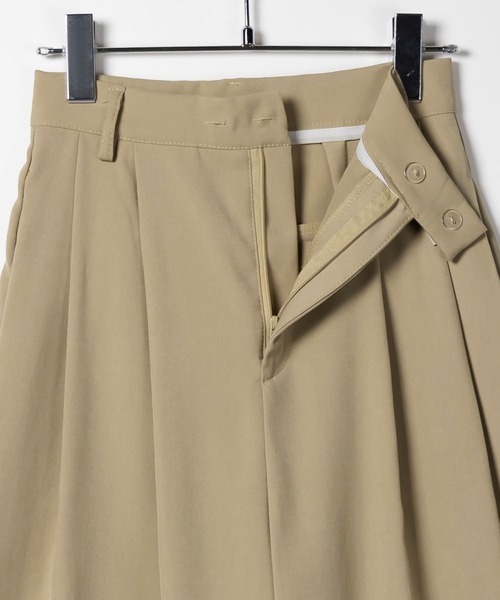 me+em select(ミームセレクト)の「【 2color / 3size 】ツータックハイウエストヘビーワイドスラックス(スラックス・レディース・ベージュ/ブラック・MEDIUM/LARGE/SMALL)」の14枚目の写真