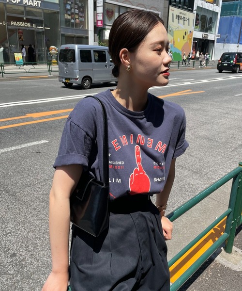 THRIFTY LOOK(スリフティールック)の「ヴィンテージライクプリントバンドTシャツ(Tシャツ/カットソー・メンズ・チャコールグレー/グレー/ブルー/ローズ/サックスブルー/ブラック/ホワイト/レッド/グリーン/レッド系その他/パープル/ネイビー/イエロー/ダークグレー/ダークブルー・X-LARGE)」の22枚目の写真