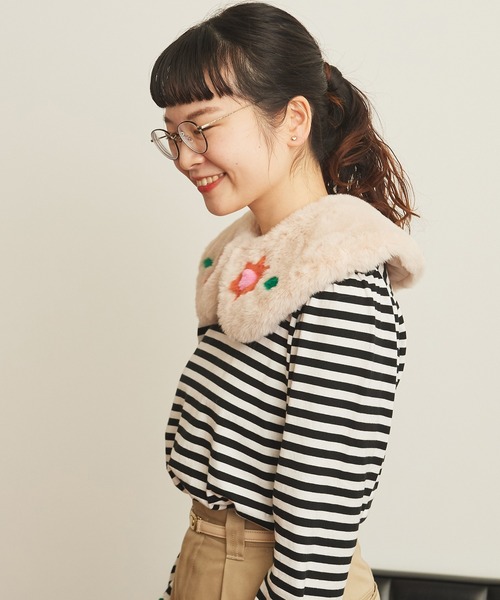 CHILD WOMAN（チャイルドウーマン）の「【WEB別注】フェイクファーはめ込み花モチーフつけ衿（付け襟・レディース・ネイビー/ベージュ・FREE）」の6枚目の写真
