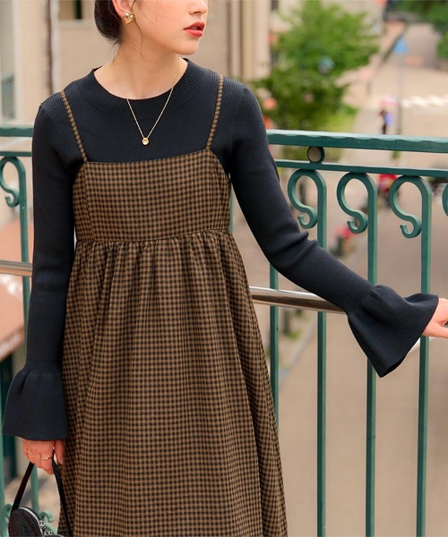 titivate(ティティベイト)の「クルーネックベルスリーブニット(ニット/セーター・レディース・ブルー系その他/イエロー/ピンク/ホワイト系その他/ブラック/グレー系その他/グレー系その他2・S/M)」の1枚目の写真