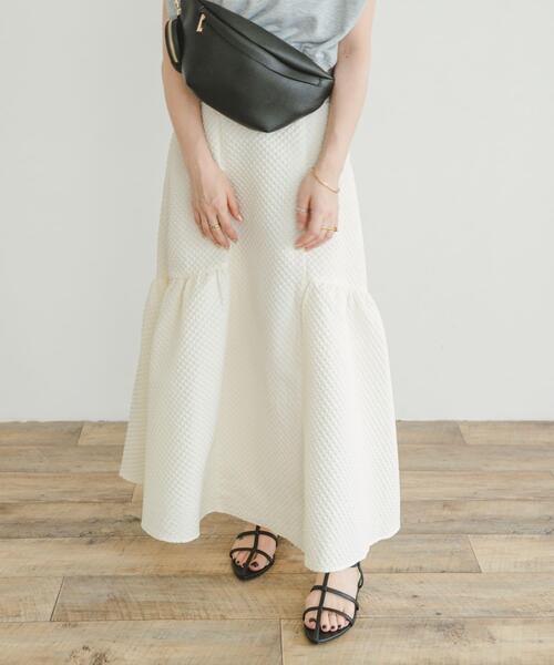 ITEMS URBANRESEARCH(アイテムズ アーバンリサーチ)の「フクレジャガードティアードスカート(スカート・レディース・オフホワイト/ブラック・FREE)」の1枚目の写真