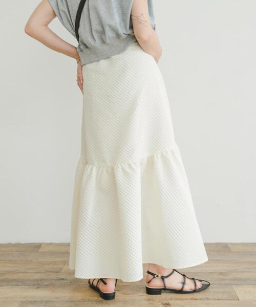 ITEMS URBANRESEARCH(アイテムズ アーバンリサーチ)の「フクレジャガードティアードスカート(スカート・レディース・オフホワイト/ブラック・FREE)」の5枚目の写真