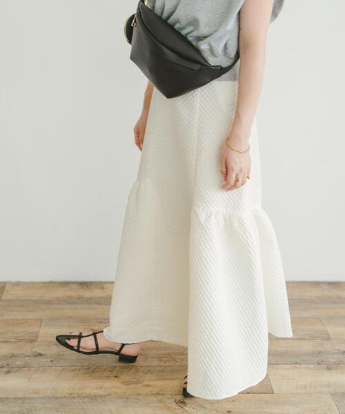 ITEMS URBANRESEARCH(アイテムズ アーバンリサーチ)の「フクレジャガードティアードスカート(スカート・レディース・オフホワイト/ブラック・FREE)」の6枚目の写真