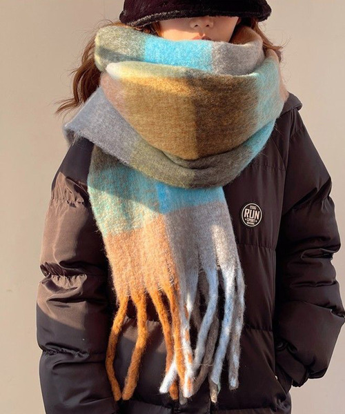 DEVICE（デバイス）の「マルチカラー チェック ボリューム フリンジ