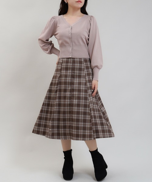 ASTORIA ODIER(アストリアオディール)の「花ボタンショートカーディガン(カーディガン/ボレロ・レディース・ピンクベージュ/ライトグレー/ブラウン・MEDIUM)」の21枚目の写真
