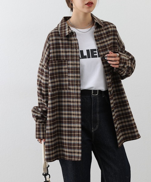 COLONY 2139(コロニートゥーワンスリーナイン)の「チェックビッグ長袖シャツ(シャツ/ブラウス・レディース・ネイビー/ブラウン・FREE)」の2枚目の写真
