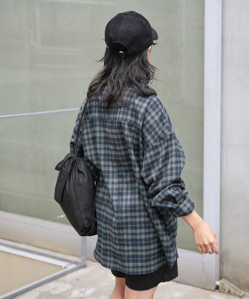 COLONY 2139(コロニートゥーワンスリーナイン)の「チェックビッグ長袖シャツ(シャツ/ブラウス・レディース・ネイビー/ブラウン・FREE)」の19枚目の写真