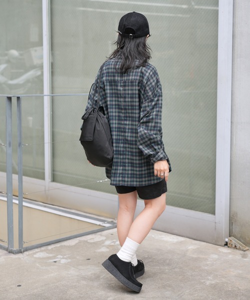 COLONY 2139(コロニートゥーワンスリーナイン)の「チェックビッグ長袖シャツ(シャツ/ブラウス・レディース・ネイビー/ブラウン・FREE)」の20枚目の写真