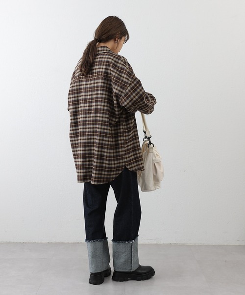 COLONY 2139(コロニートゥーワンスリーナイン)の「チェックビッグ長袖シャツ(シャツ/ブラウス・レディース・ネイビー/ブラウン・FREE)」の11枚目の写真
