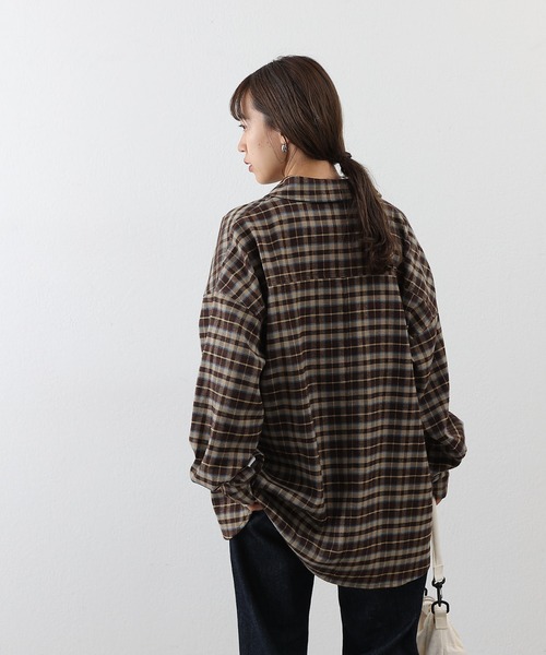 COLONY 2139(コロニートゥーワンスリーナイン)の「チェックビッグ長袖シャツ(シャツ/ブラウス・レディース・ネイビー/ブラウン・FREE)」の6枚目の写真