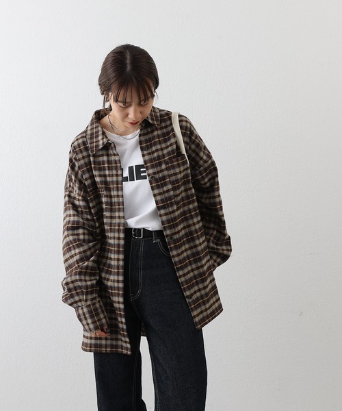 COLONY 2139(コロニートゥーワンスリーナイン)の「チェックビッグ長袖シャツ(シャツ/ブラウス・レディース・ネイビー/ブラウン・FREE)」の8枚目の写真