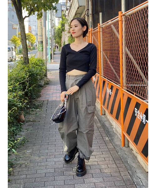 EVRIS（エヴリス）の「クロスリブクロップドトップス（Tシャツ/カットソー・レディース・イエロー/ブラック/ホワイト・FREE）」の15枚目の写真