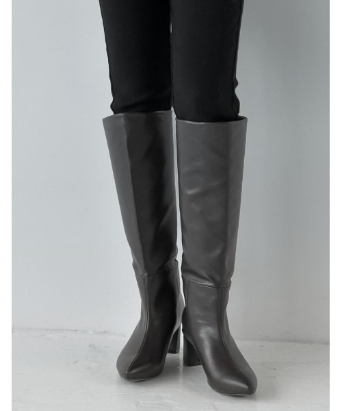 Re:EDIT（リエディ）の「[大きいサイズ有]フェイクレザーポインテッドトゥヒールロングブーツ（ブーツ・レディース・ブラウン/ブラック・X-LARGE/LARGE/MEDIUM/SMALL）」の7枚目の写真