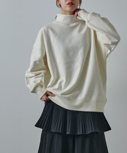 COLONY 2139（コロニートゥーワンスリーナイン）の「裏毛ハイネックプルオーバー（スウェット・レディース・ライトグレー/レッド/ブラック/オフホワイト・FREE）」の12枚目の写真