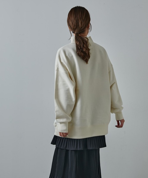 COLONY 2139（コロニートゥーワンスリーナイン）の「裏毛ハイネックプルオーバー（スウェット・レディース・ライトグレー/レッド/ブラック/オフホワイト・FREE）」の16枚目の写真