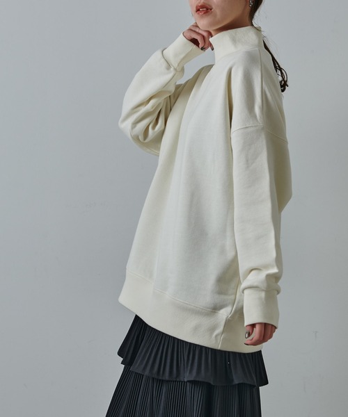 COLONY 2139（コロニートゥーワンスリーナイン）の「裏毛ハイネックプルオーバー（スウェット・レディース・ライトグレー/レッド/ブラック/オフホワイト・FREE）」の17枚目の写真