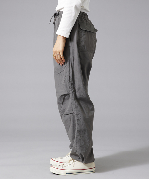 ABAHOUSE（アバハウス）の「2WAY NYLON EASY ワイドシルエット ミリタリー/サーカスパンツ/スノーパンツ/裏メッシュパラシュートパンツ（カーゴパンツ・メンズ・ブラック/カーキ/グレー・M/L/XL）」の5枚目の写真
