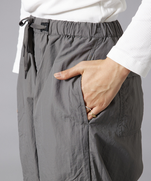 ABAHOUSE（アバハウス）の「2WAY NYLON EASY ワイドシルエット ミリタリー/サーカスパンツ/スノーパンツ/裏メッシュパラシュートパンツ（カーゴパンツ・メンズ・ブラック/カーキ/グレー・M/L/XL）」の9枚目の写真