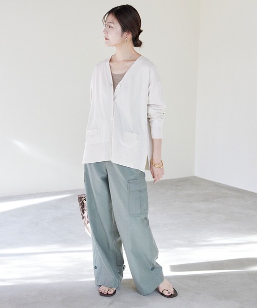 SLOBE IENA(スローブイエナ)の「《追加》アイスコットンVネックカーディガン(カーディガン/ボレロ・レディース・ライトグリーン/ネイビー/イエロー/アイボリー/ブルー・FREE)」の7枚目の写真