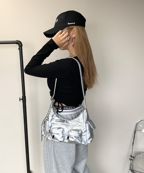 non-hedge（ノンヘッジ）の「多ポケット付ショルダーバッグ（ショルダーバッグ・レディース・シルバー/ブラック/レッド・FREE）」の6枚目の写真