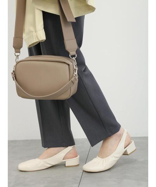 Samansa Mos2 blue（サマンサモスモスブルー）の「【ふっくらクッション】バックストラップパンプス（ドレスシューズ・レディース・ブラック/イエロー/キナリ・M/L）」の6枚目の写真