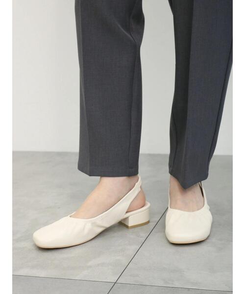 Samansa Mos2 blue（サマンサモスモスブルー）の「【ふっくらクッション】バックストラップパンプス（ドレスシューズ・レディース・ブラック/イエロー/キナリ・M/L）」の7枚目の写真