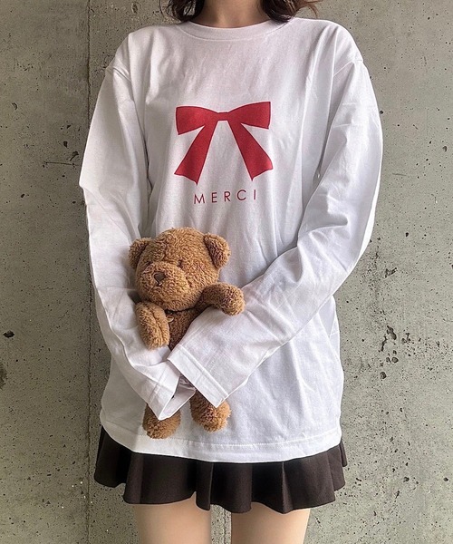 cuorequal(クオレコール)の「MERCIリボンプリントロングTシャツ(Tシャツ/カットソー・レディース・ホワイト・MEDIUM/LARGE)」の7枚目の写真