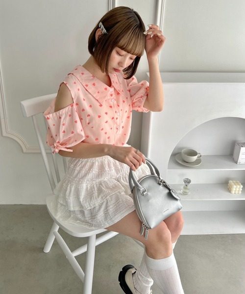 Loueme(ルエム)の「オープンショルダーハートシャツ(シャツ/ブラウス・レディース・ライトブルー/ピンク・FREE)」の11枚目の写真