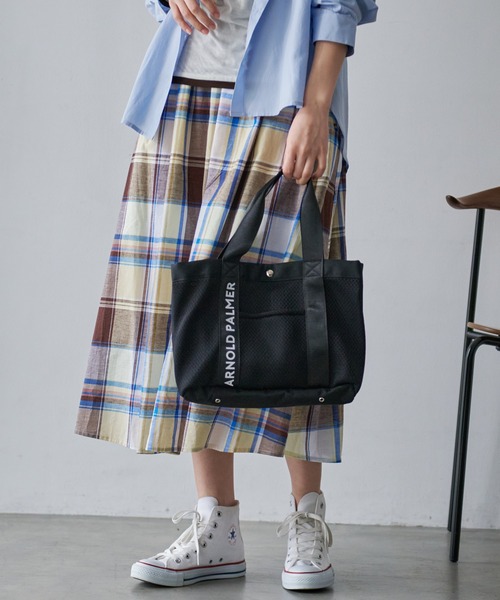 Arnold Palmer（アーノルドパーマー）の「メッシュコンビ シェア トートバッグ（トートバッグ・レディース・ベージュ/ブラック/カーキ/ダークベージュ・F）」の8枚目の写真