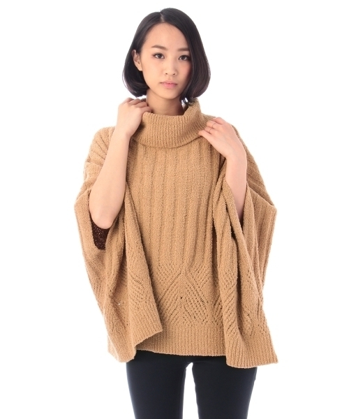 AG by aquagirl（エージーバイアクアガール）の「オフタートルブークレポンチョ風ニット（ニット/セーター・レディース・ホワイト/ブルー/ブラウン・38）」の2枚目の写真