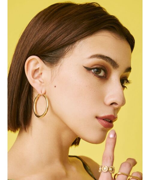EVRIS（エヴリス）の「BIG METAL HOOP ピアス（ピアス（両耳用）・レディース・シルバー/ゴールド・FREE）」の17枚目の写真