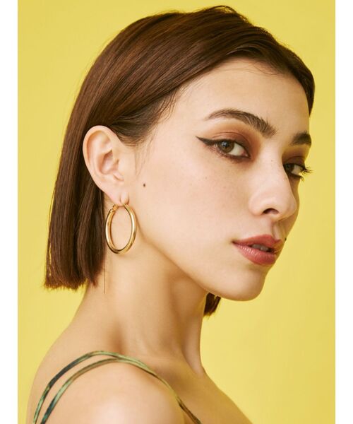 EVRIS（エヴリス）の「BIG METAL HOOP ピアス（ピアス（両耳用）・レディース・シルバー/ゴールド・FREE）」の16枚目の写真