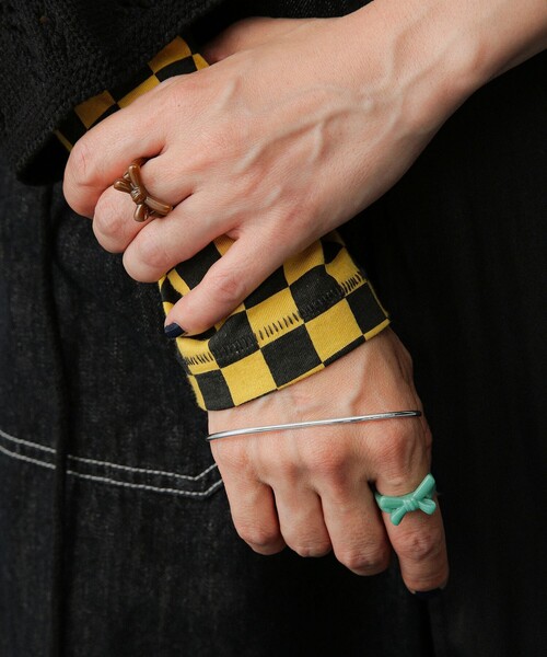 BEAMS BOY（ビームスボーイ）の「BEAMS BOY / シルバー925 ナロー パームカフ（バングル/リストバンド・レディース・シルバー・ONE SIZE）」の4枚目の写真