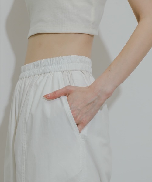 HEYUMM（ヘユム）の「サイドリボンパラシュートパンツ（その他パンツ・レディース・オフホワイト/チャコールグレー/ライトブルー・ONE）」の5枚目の写真