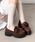 Shoes in Closet�i�V���[�Y�C���N���[�[�b�g�j�́u�y�V�F�ǉ��z�y�ʌ��� 2�i�\�[�� �r�b�O ���{�� ���[�t�@�[ 2460�i���[�t�@�[�j�v�b�_�[�N�u���E��